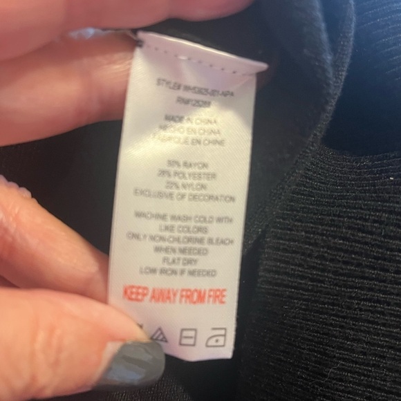 Rae Dunn Black Puff Sleeve “LOVE” Sweater Sz M NWT - Picture 5 of 7